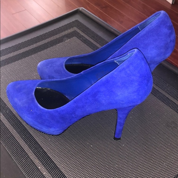 Le Chateau shoes . Heels. Royal blue - Picture 3 of 7